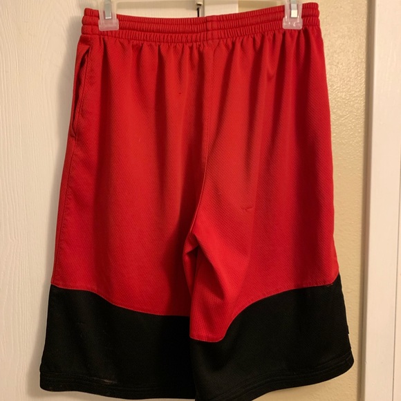 Red Jordan shorts..kids XL/ men S - Picture 5 of 6